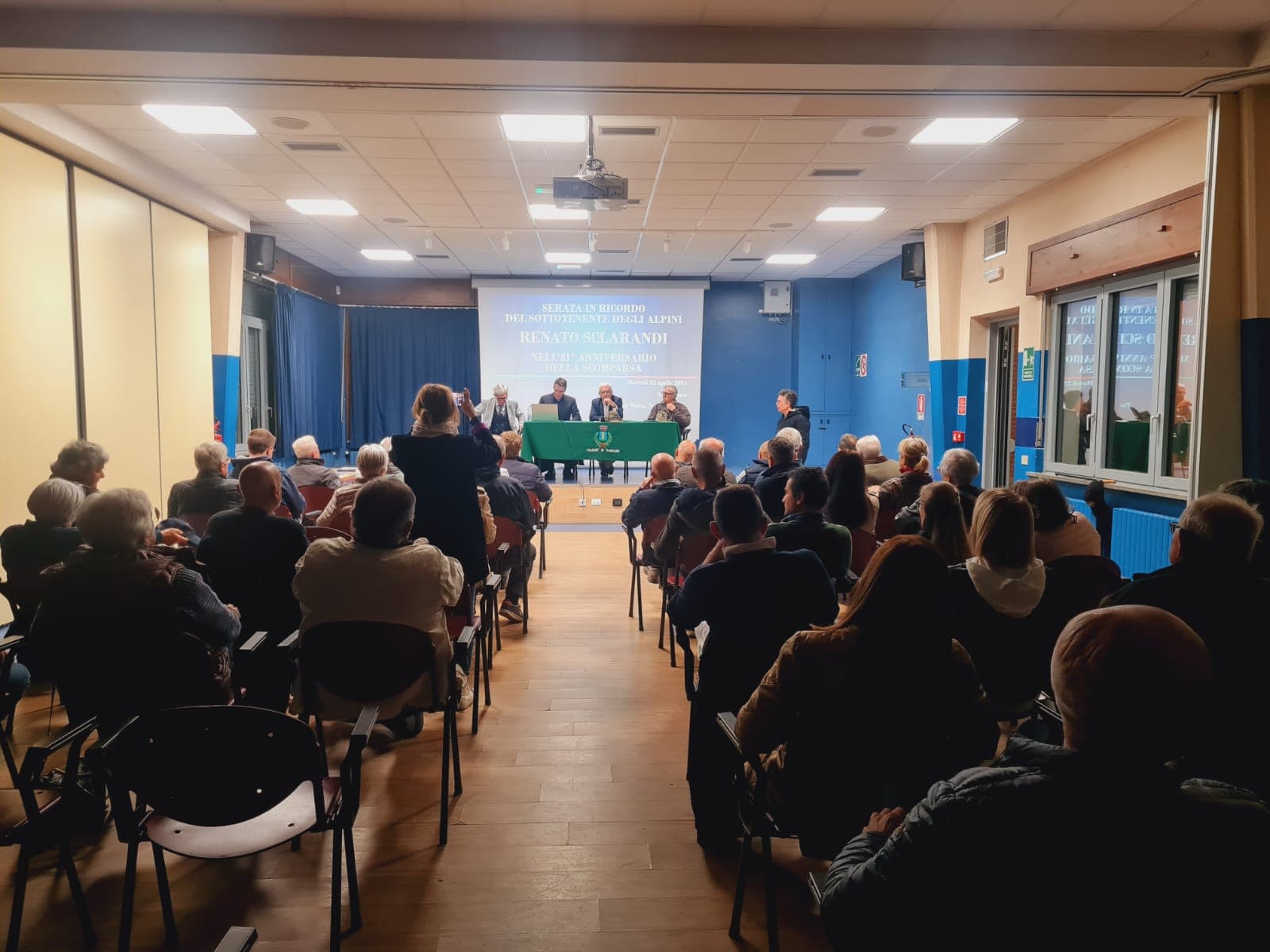 Serata Sclarandi: grande successo di pubblico per un grande uomo